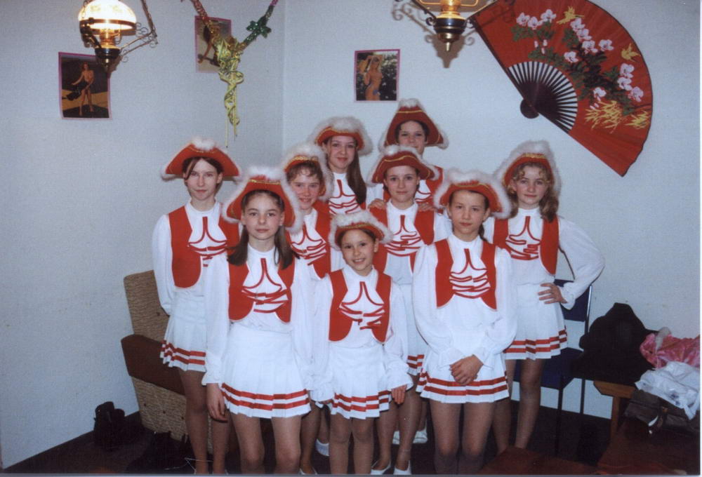 66 Tanzkinder Gruppenfoto